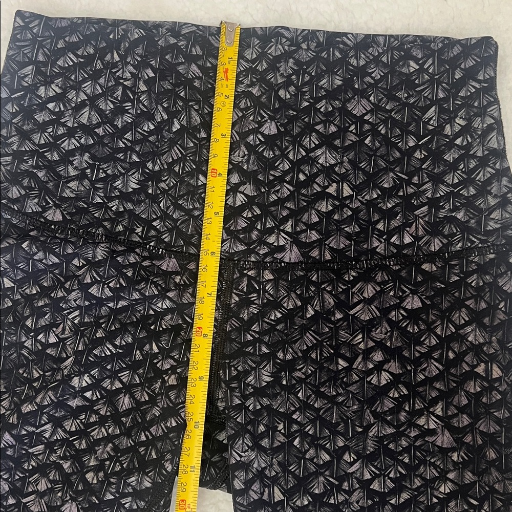 Lululemon Wunder Under Feather Print Size 8 - Picture 10 of 11